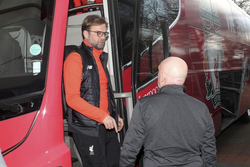 Pelatih Liverpool, Juergen Klopp tiba di stadion KCOM, Sabtu (4/2). Pada malam ini, Liverpool melawan Hull City pada laga lanjutan Liga Primer Inggris.