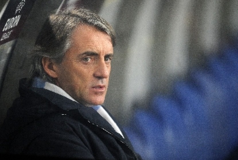 Pelatih Manchester City, Roberto Mancini.  