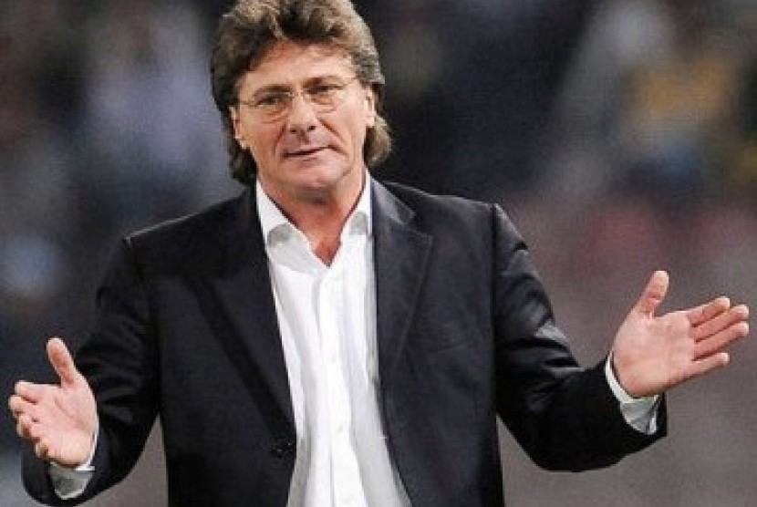 Pelatih Napoli Walter Mazzarri