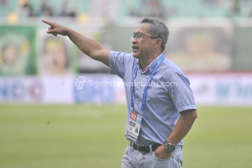 Pelatih Persebaya Aji Santoso. 