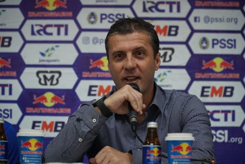 Pelatih Persib, Miljan Radovic. 