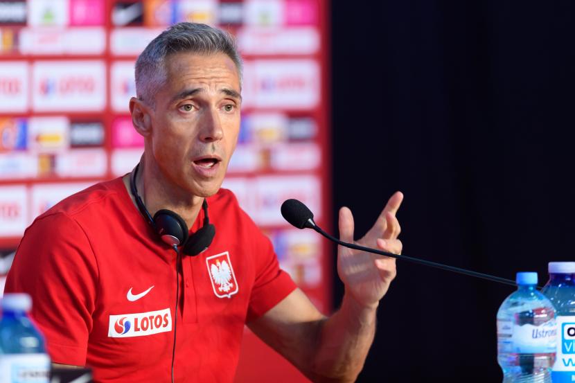 Pelatih timnas Polandia Paulo Sousa.