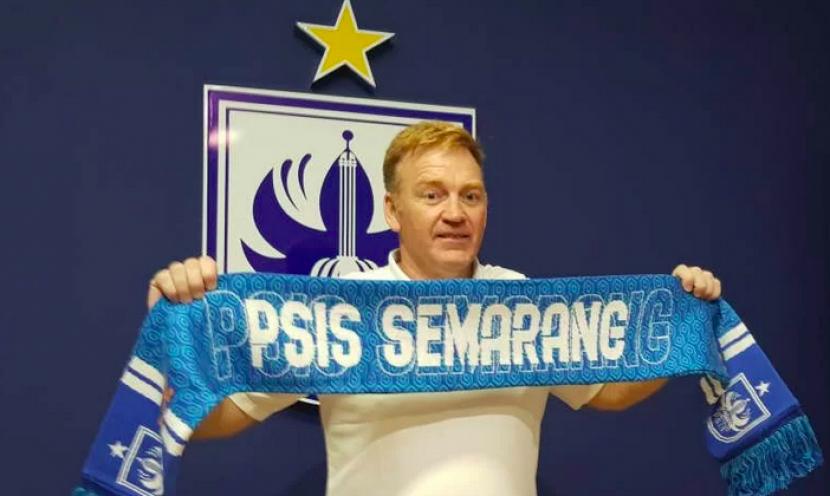 Pelatih PSIS Semarang Ian Andrew Gillian.