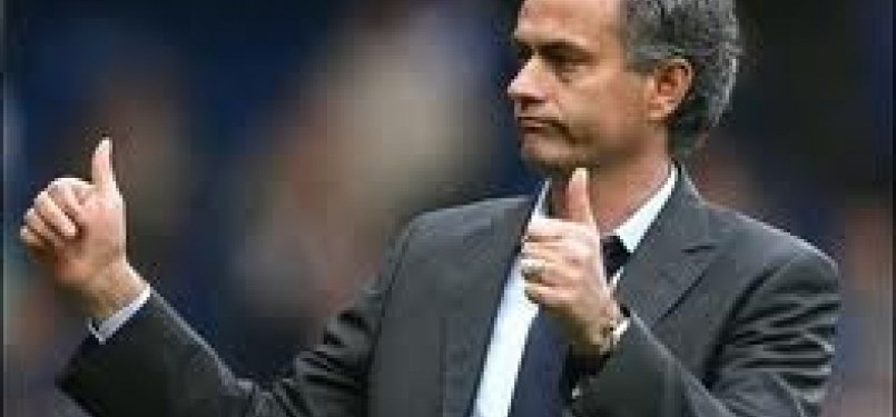 Pelatih Real Madrid, Jose Mourinho berikan 'empat jempol' atas penampilan apik APOEL di leg pertama perempat final Liga Champions, Rabu (28/3) dini hari WIB.