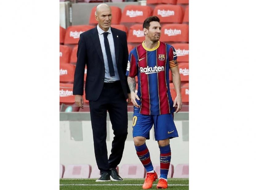 Pelatih Real Madrid, Zinedine Zidane (Kanan) dan Penyerang Barcelona, Lionel Messi (Kanan).