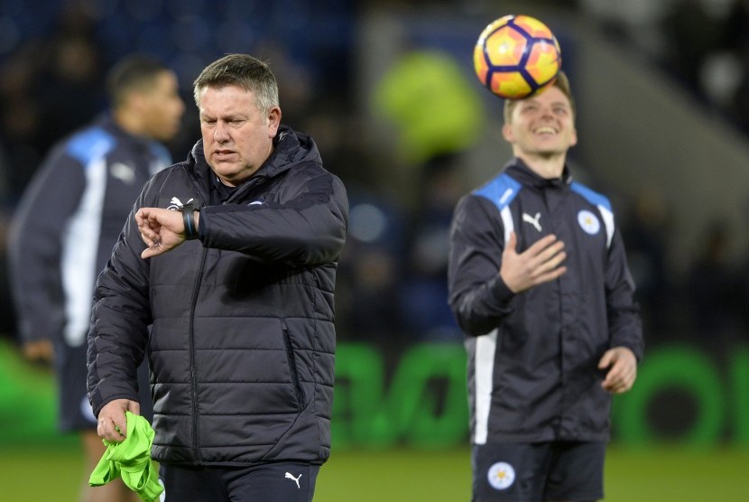 Pelatih sementara Leicester City, Craig Shakespeare (kiri).