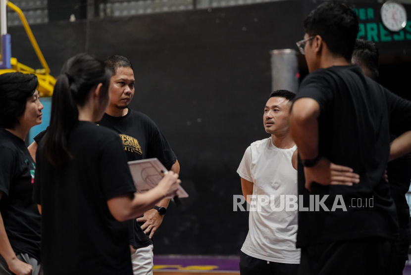 Pelatih timnas basket putri Indonesia untuk kejuaraan Divisi A Piala Asia 2025 