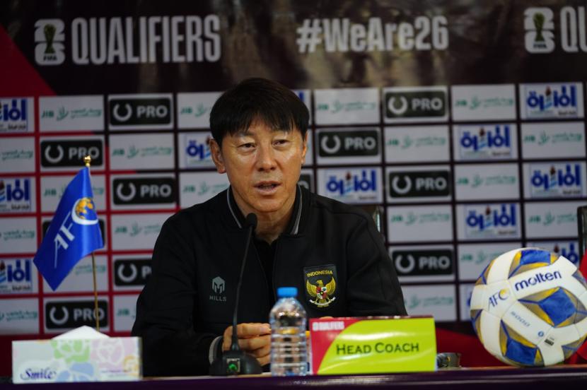  Indonesian national football team coach, Shin Tae-yong.