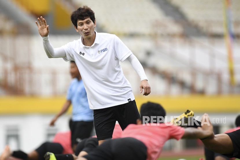 Pelatih Timnas Indonesia U-19 Gong Oh-kyun dinyatakan negatif Covid-19.