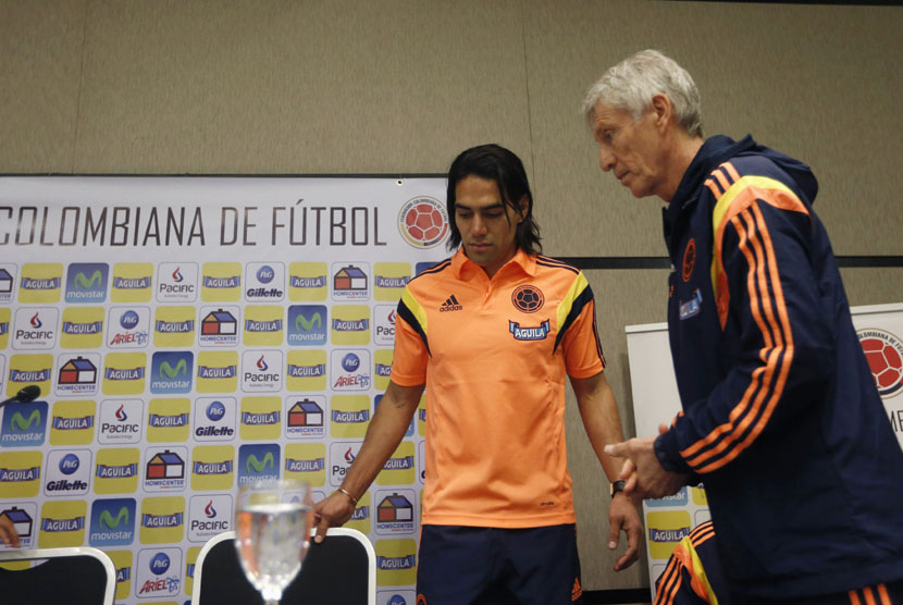  Pelatih Timnas Kolombia, Jose Pekerman, dan Radamel Falcao (kiri) menghadiri jumpa pers pengumuman 23 pemain skuat Piala Dunia 2014 di Buenos Aires, Argentina, Senin (2/6) 