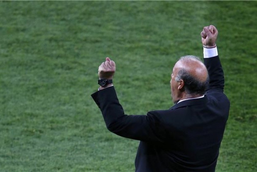 Pelatih timnas Spanyol, Vicente Del Bosque, meluapkan kegembiraannya melihat pemainnya menjebol jala Italia di partai final Piala Eropa 2012.