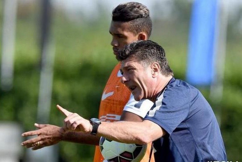 Pelatih Walter Mazzarri.