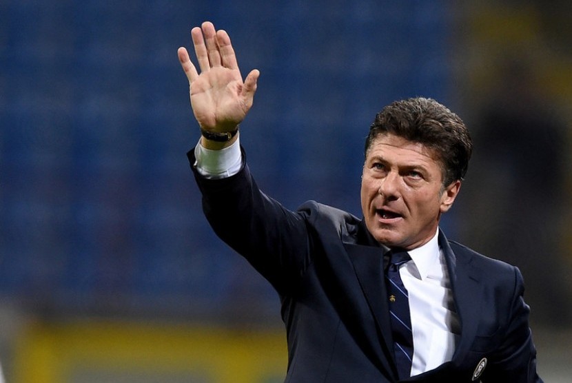 Pelatih Walter Mazzarri.