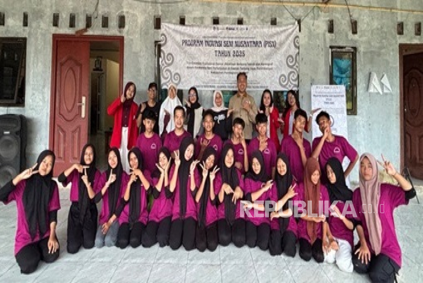 Puluhan Siswa di Sanggar Gentra Taruna Ikuti Pelatihaan Co- Creation Traditional Dance