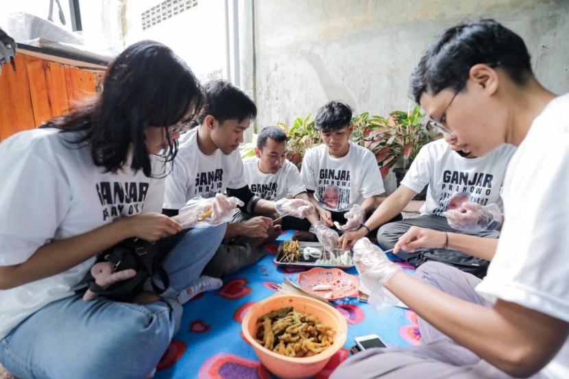 pelatihan bertajuk Milenial Berbisnis Bersama Angkringan Tema di Jalan Nelayan Nomor 450, Kelurahan Sri Meranti, Kecamatan Rumbai, Kota Pekanbaru, Provinsi Riau. 