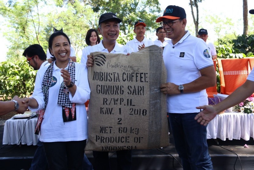 Pelatihan budi daya kopi bersama BNI.