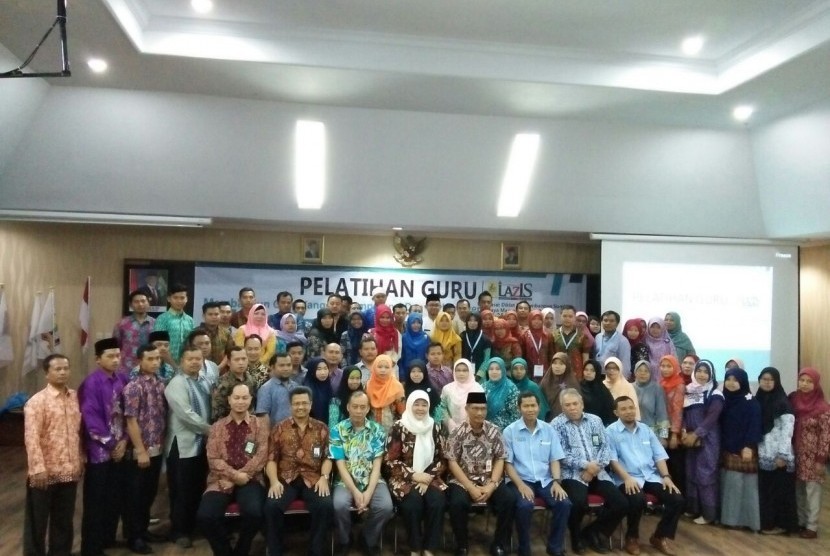 Pelatihan dan peningkatan kompetensi guru berkarakter di Balai Diklat Provinsi Banten pada 24-25 Maret 2017. Kegiatan tersebut difasilitasi dan diselenggarakan Lazis PLN dan PLN Peduli.