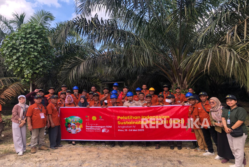Pelatihan Indonesian Sustainable Palm Oil (ISPO) di Grand Elite Hotel Riau pada 19-24 Mei 2025.