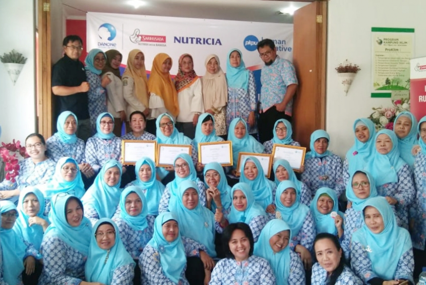 Pelatihan Keterampilan. Danone Indonesia bersama Human Initiative menggelar pelatihan keterampilan untuk Rumah Bunda Sehat.