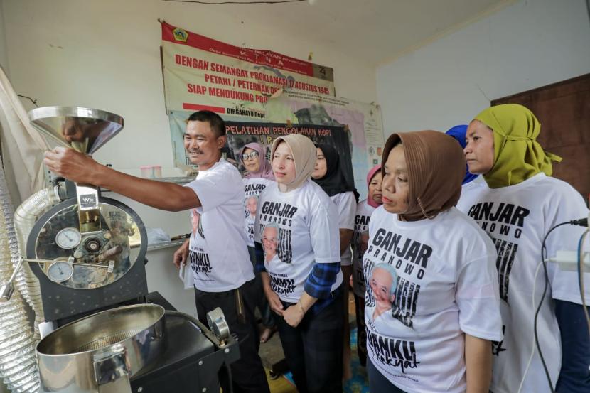 Pelatihan kopi pascapanen di Kampung Binong, Desa Suntenjaya, Kecamatan Lembang, Kabupaten Bandung Barat, Jawa Barat.