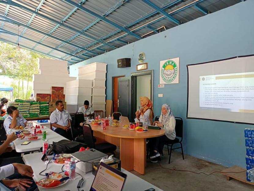  Pelatihan life skill dan edukasi tentang pengelolaan keuangan kepada Pekerja Migran Indonesia (PMI) di Kuala Lumpur, Malaysia.