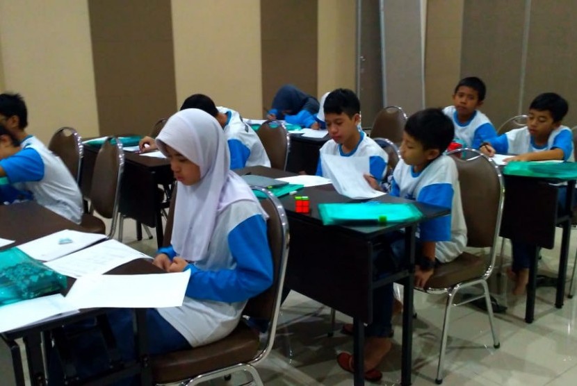 Pelatihan Math In House Training (MIHT) yang berlangsung pada 31 Mei-2 Juni 2018, bertempat di Griya Dharma Wulan, Kabupaten Bogor. 
