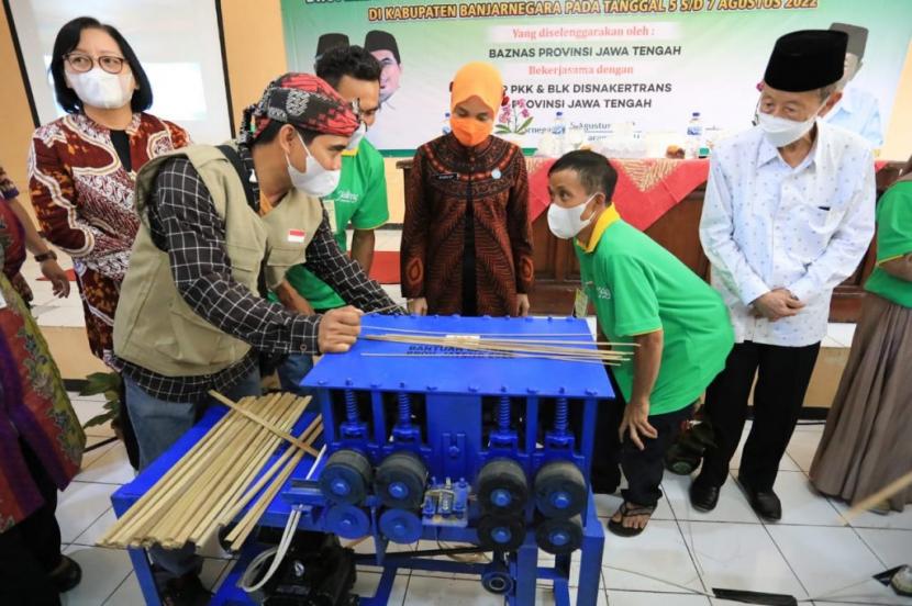 Pelatihan Peningkatan Kualitas Produk Kerajinan Bambu, di BLK Klampok, Banjarnegara, Jumat (5/8/2022) yang diselenggarakan Baznas Jateng. 