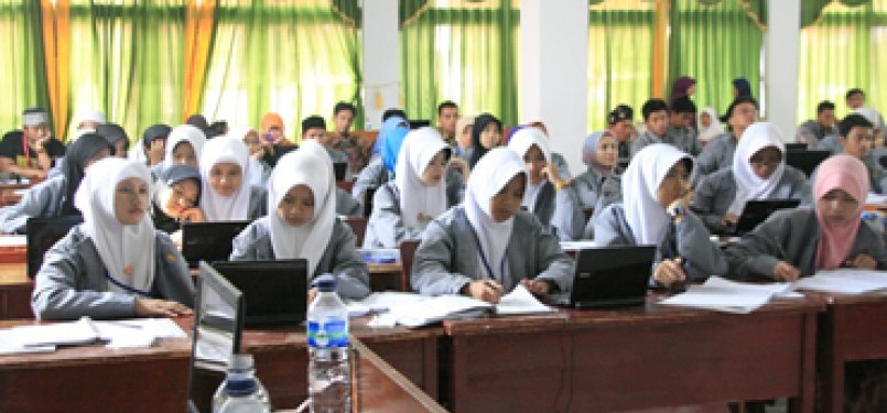 Pelatihan Santri Indigo di Pondok Pesantren Al-Muhajirin Purwakarta Jawa Barat
