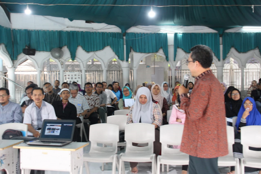 Pelatihan suprarasional bagi 110 orang tua siswa kelas reguler KPM, bertempat di SD Insan Kamil Bogor,  Ahad (23/12).