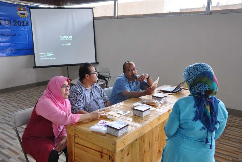 Pelatihan yang diselenggarakan Tim Pengabdian Masyarakat Program Pendidikan Vokasi Universitas Indonesia (UI).