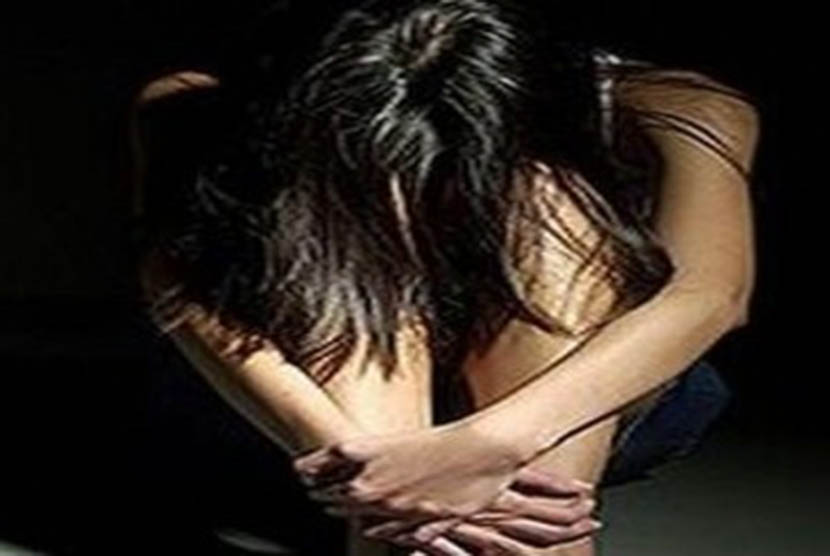 Pelecehan seksual (ilustrasi). Anak perempuan berinisial A (13 tahun) mencabut laporan dugaan pelecehan seksual oleh ayah tirinya, yang dilaporkan ke Polres Bogor awal Maret lalu.