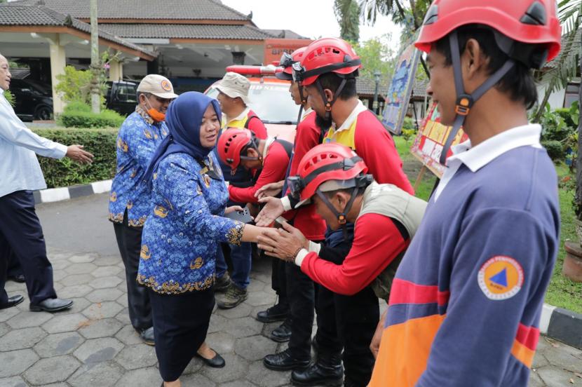 Pelepasan tim reaksi cepat BPBD Sleman yang akan membantu penanganan bencana gempa Cianjur.