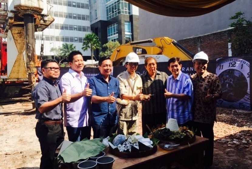 Peletakan batu pertama pembangunan Groundbreaking Hotel Grand Dafam Kayun Surabaya