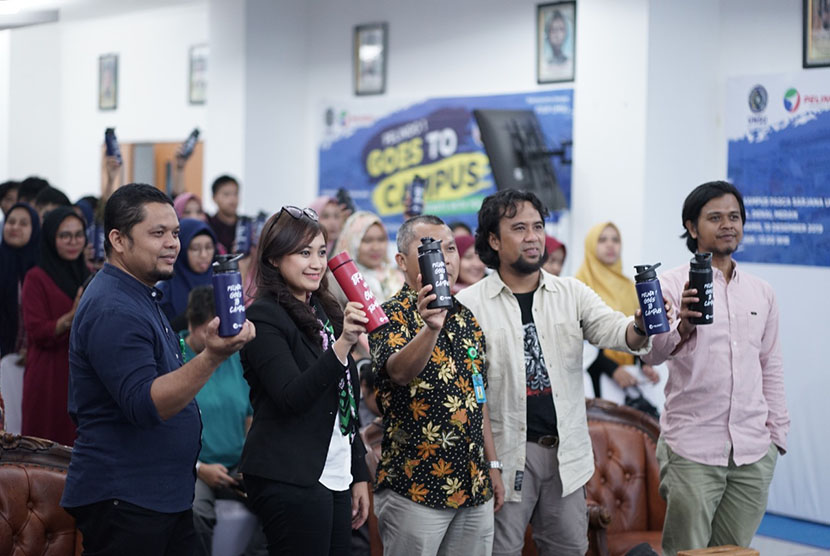 Pelindo I Medan menggelar kampanye untuk mengurangi sampah plastik. Tema kampanye It Starts with You! ini juga mengajak generasi muda mengurangi sampah plastik.