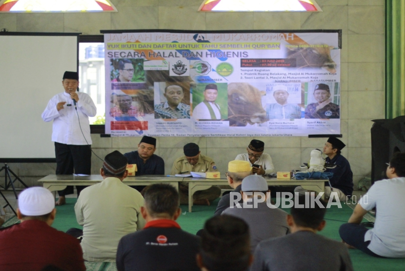 Pelita 16 dan Masjid Al Mukarromah Selenggarakan Kegiatan Sembelih Hewan Qurban Halal dan Higienis