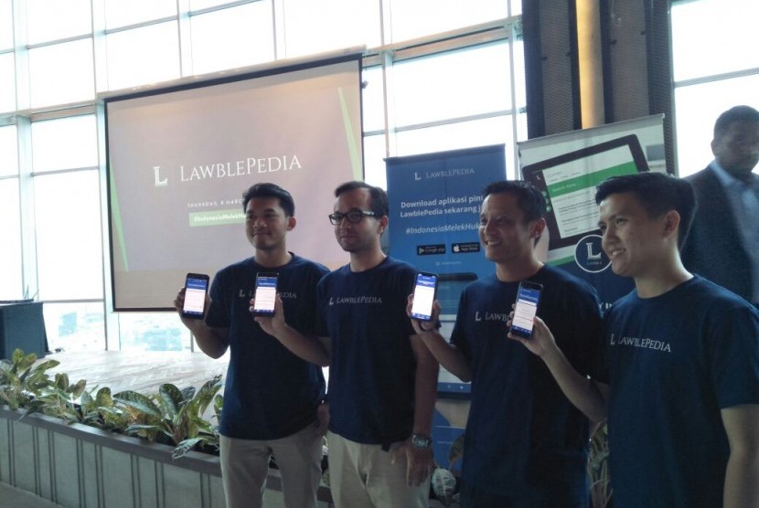 Peluncuran aplikasi Lawblepedia, aplikasi pintar menuju #IndonesiaMelekHukum, di Greenhouse Cowork, Menteng, Jakarta Selatan, Kamis (8/3).
