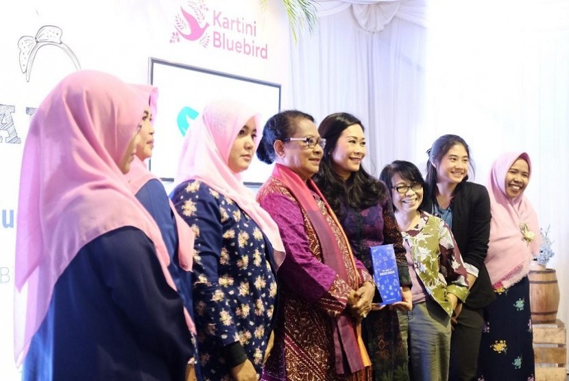 Peluncuran buku berjudul “Kartini Blue Bird: The Spirit of Emak-Emak”.