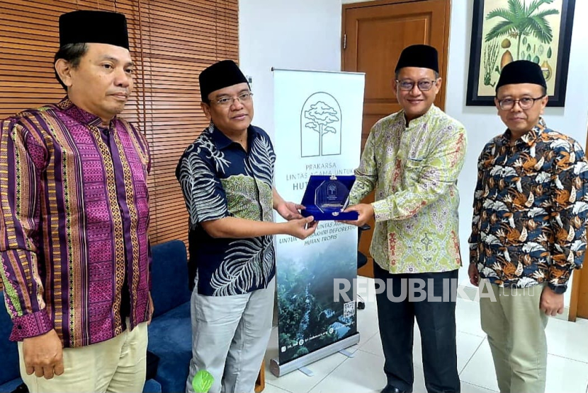 Peluncuran dan lokakarya Panduan Ajaran Agama serta Buku Rumah Ibadah, belum lama ini.