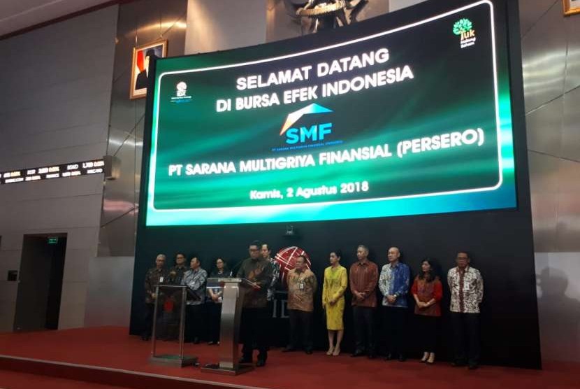 Peluncuran Efek Beragun Aset berbentuk Surat Partisipasi (EBA-SP) Ritel PT Sarana Multigriya Finansial Tbk (SMF) di Bursa Efek Indonesia, Kamis (2/8).