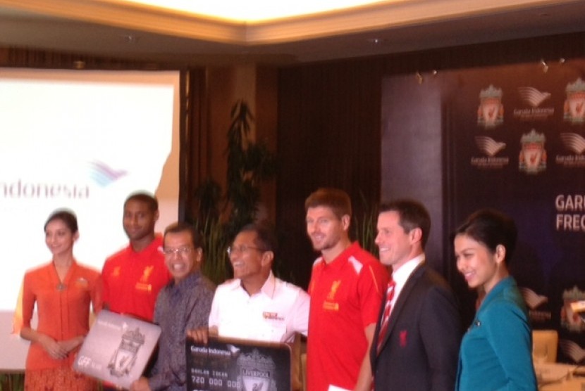 Peluncuran Garuda Indonesia Frequent Flyer-Liverpool Edition Card