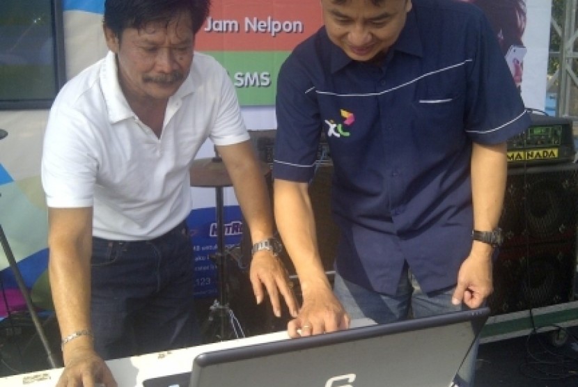 Peluncuran Kampung UKM Go Online di Surabaya