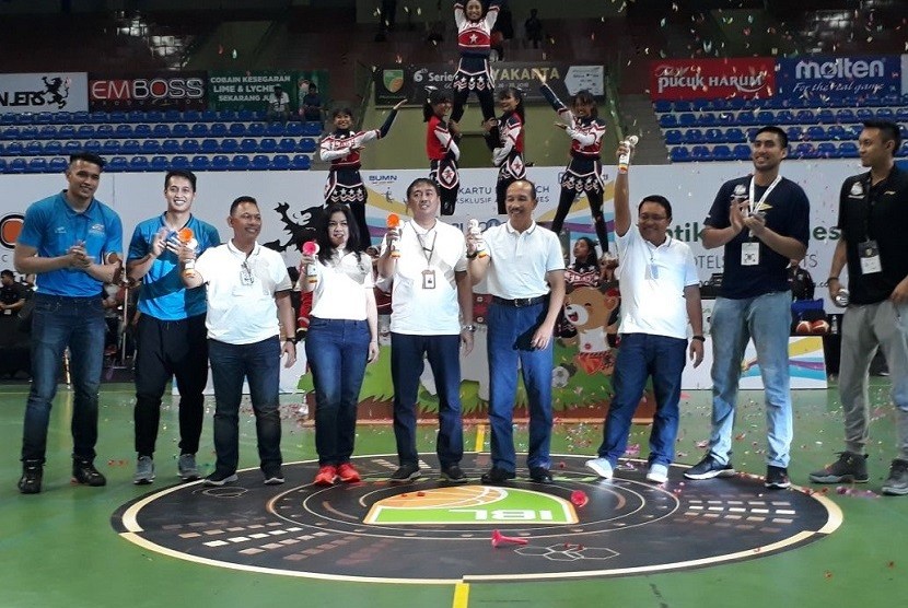 Peluncuran kartu kredit BRI Touch Asian Games 2018 di sela-sela IBL di GOR Universitas Negeri Yogyakarta, Jum'at (26/1).