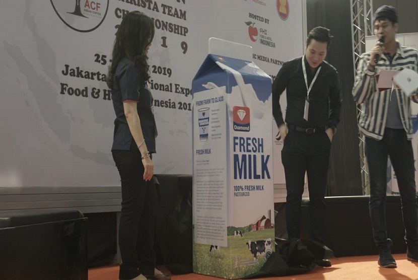 Peluncuran kemasan baru Diamond Fresh Milk