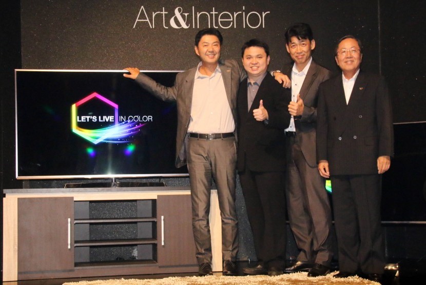 Peluncuran model televisi terbaru Panasonic.