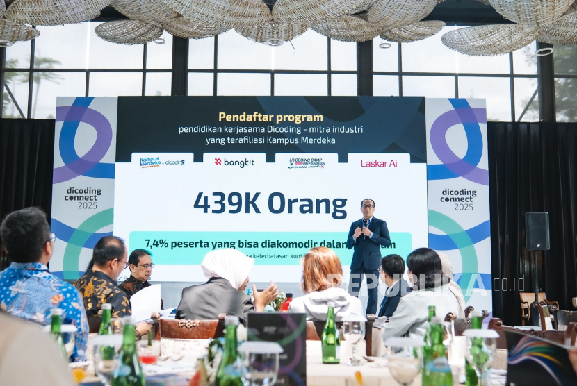 Peluncuran program pelatihan teknologi intensif berstandar industri yang ditujukan bagi mahasiswa Indonesia
