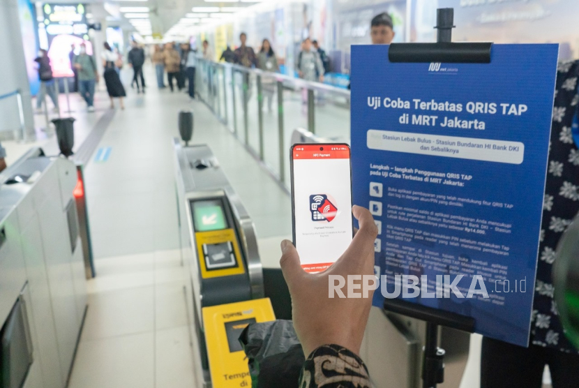 Peluncuran QRIS Tap NFC oleh Bank Indonesia pada Jumat (14/3/2025) langsung direspons kalangan perbankan. Bank DKI meluncurkan fitur pembayaran QRIS pada aplikasi JakOne Mobile.