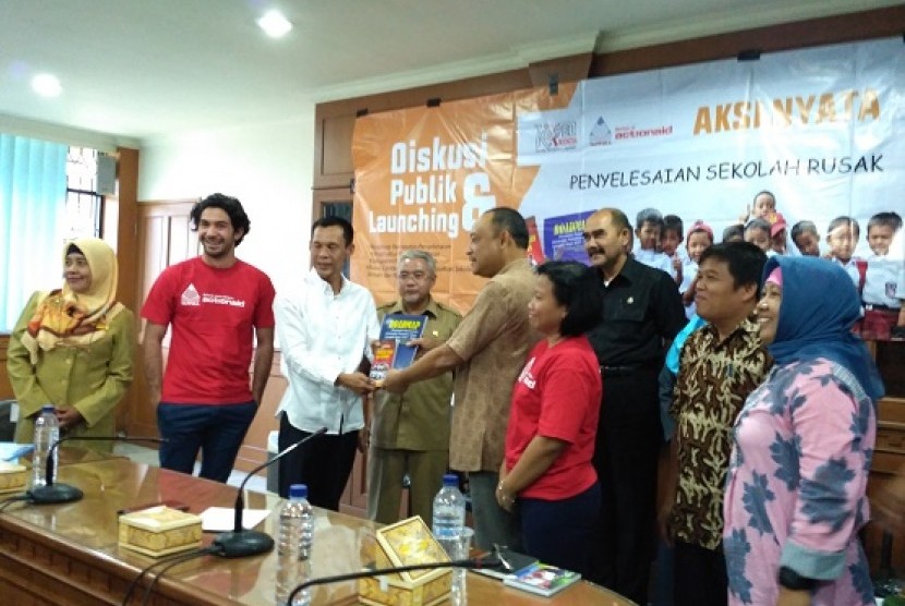 Peluncuran road map penyelesaian sekolah rusak di Bogor yang berlangusung Kantor Bupati Bogor, di Cibinong, Jawa Barat, Senin (28/8). 