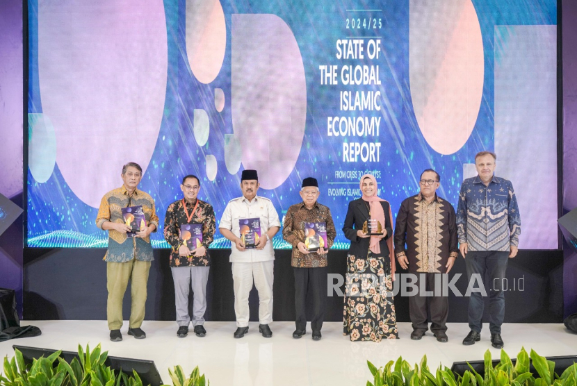 Peluncuran The State of the Global Islamic Economy (SGIE) Report 2024/2025 sekaligus bertepatan dengan satu dekade Indonesia Halal Lifestyle Center, Selasa (8/7/2025).