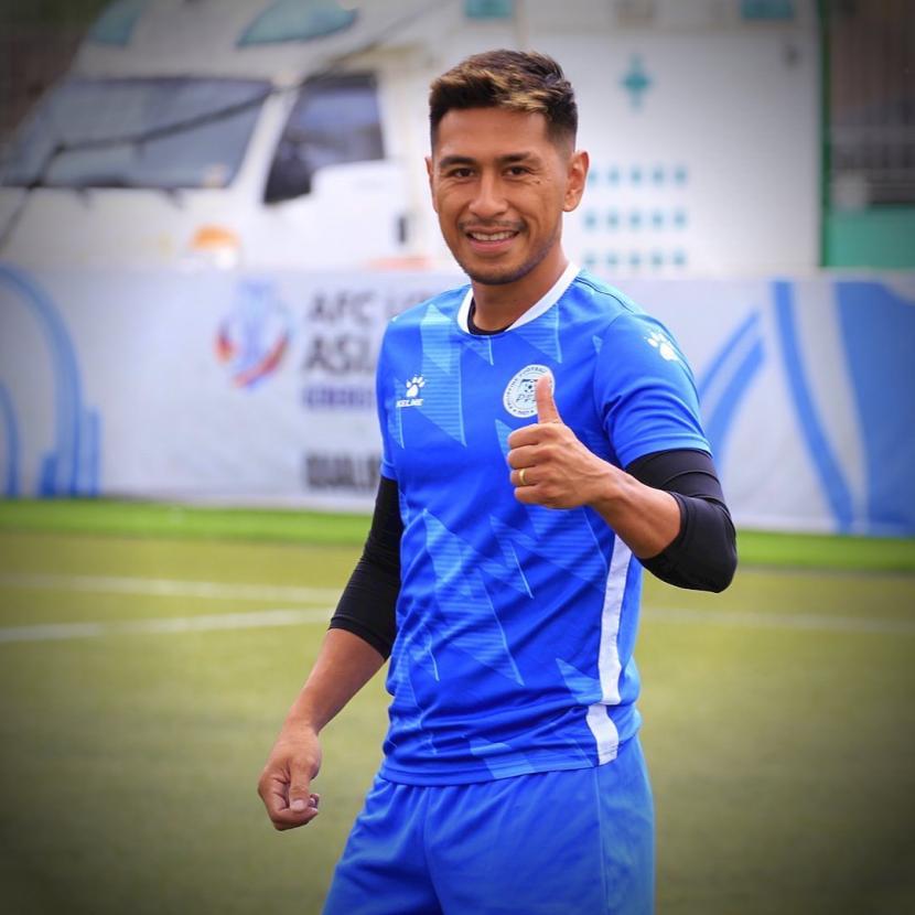 Pemain asal Filipina, Daisuke Sato resmi mengisi slot pemain Asia di Persib Bandung.