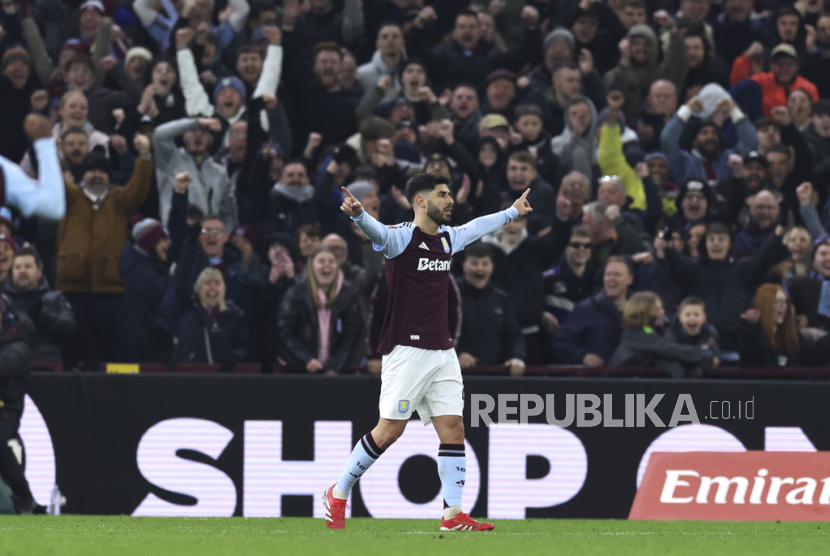 Pemain Aston Villa Marco Asensio merayakan gol kedua timnya ke gawang Cardiff City dalam pertandingan putaran kelima Piala FA di Stadion Villa Park, Birmingham, Sabtu, 1 Maret 2025 WIB. 